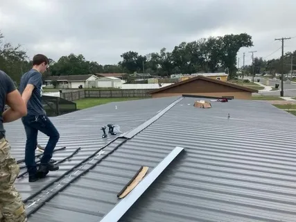 Who Offers Metal Roof Installation Services in Woodland, CA?